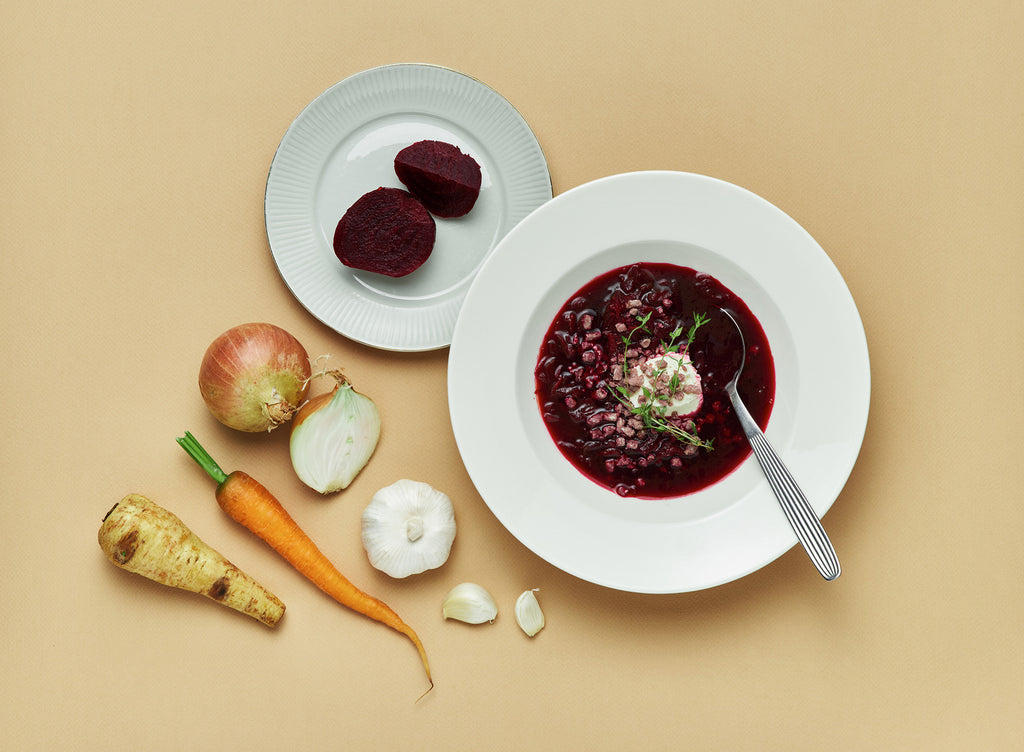 Lempeä borsch-keitto kylmäsavuporolla